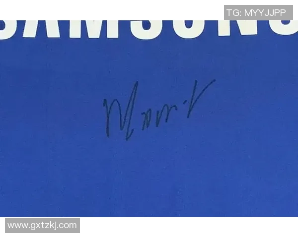 球星亲笔签名足球收藏价值无穷 球迷必备珍贵纪念品