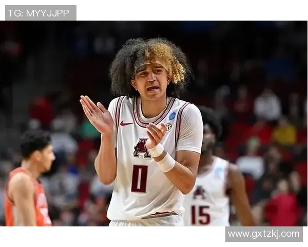 身高超过一米八的足球球星盘点：这些高个球员如何在绿茵场上制霸