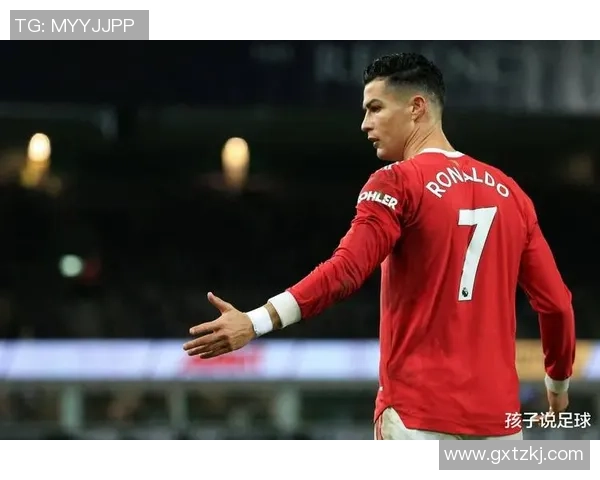 十五位球星引领的足球队大揭秘 揭示他们背后的传奇与荣耀